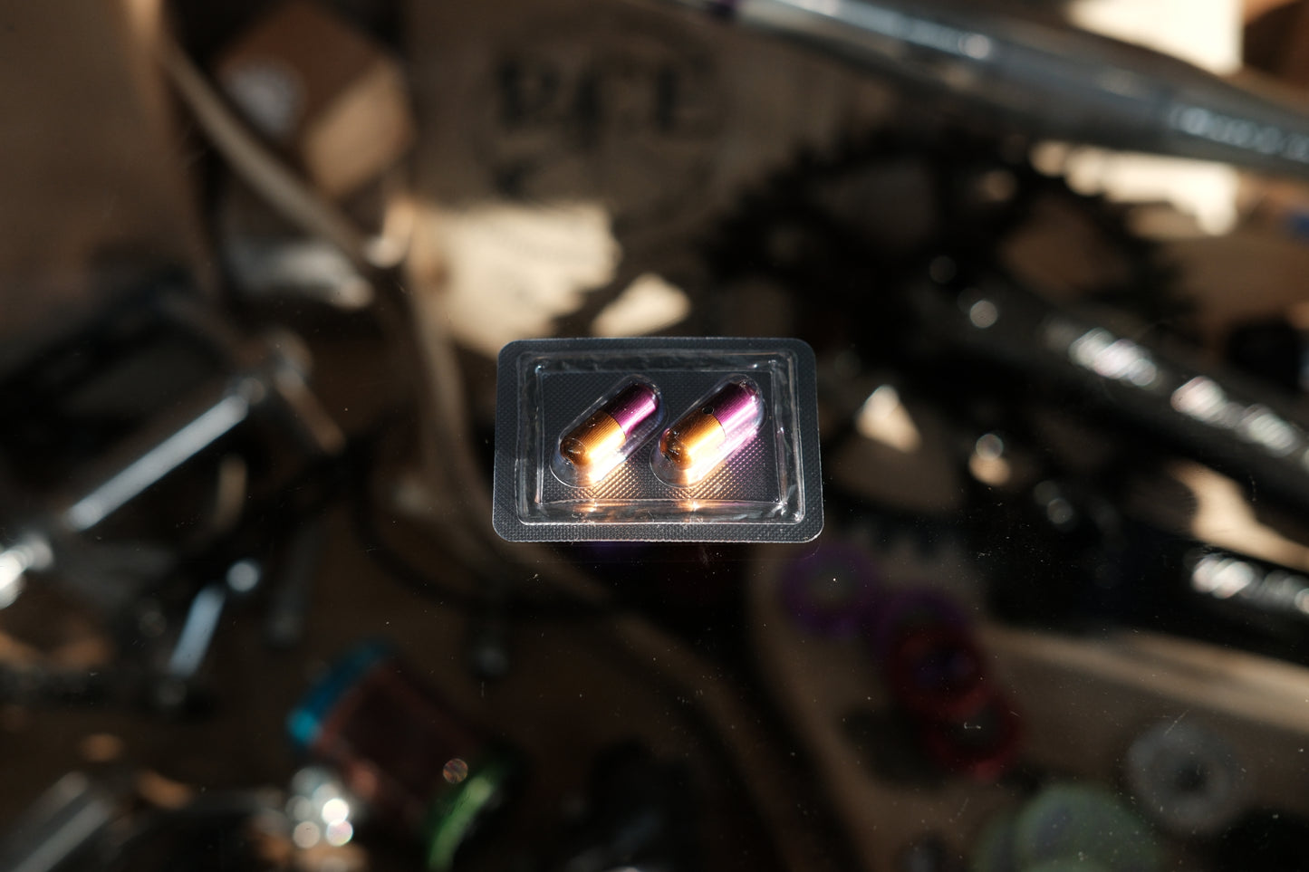 FAMILY BIKE SHOP Analog Pill Capsule Cable Cap