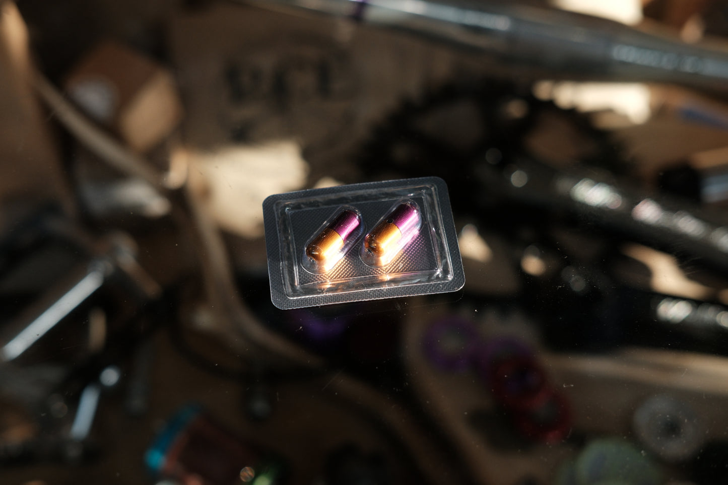 FAMILY BIKE SHOP Analog Pill Capsule Cable Cap